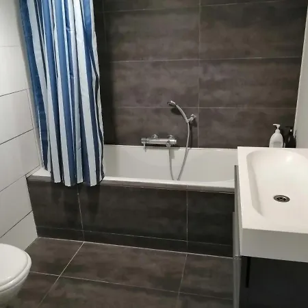 Need, A Comfy Place 3* Amsterdam