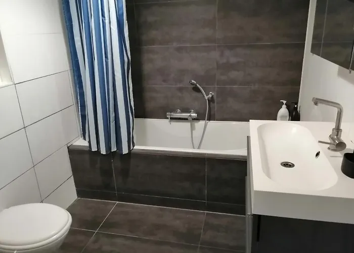 Need, A Comfy Place 3* Amsterdam