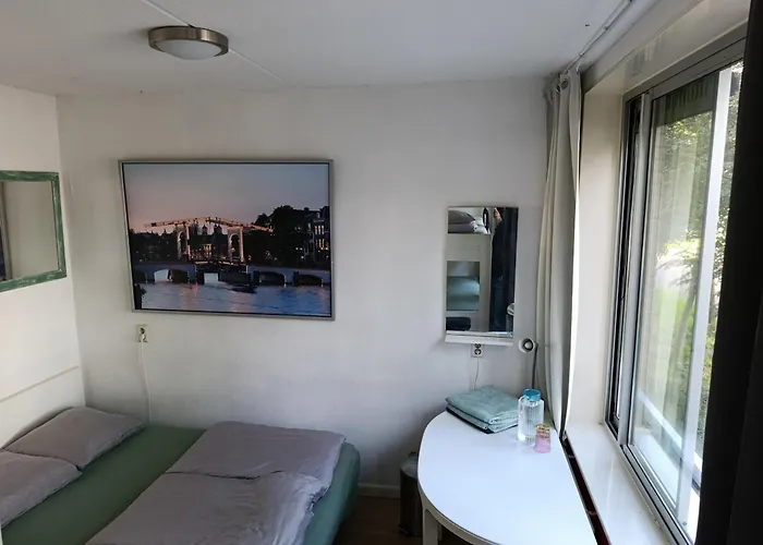 Need, A Comfy Place Gæstehus