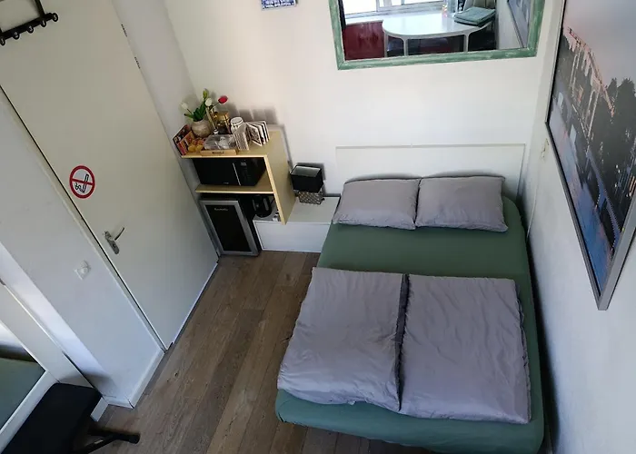 Need, A Comfy Place Gæstehus 3*