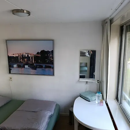 Need, A Comfy Place Guest house